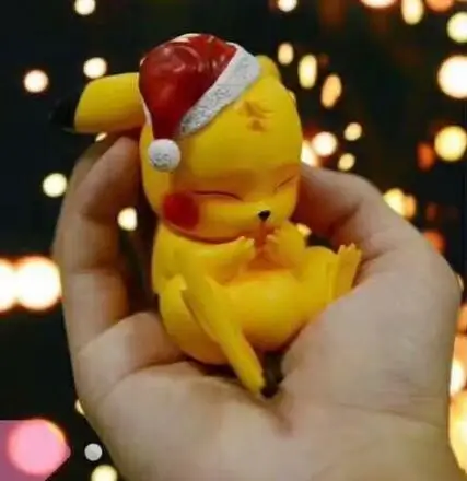 Džepni Sladak Maleni Pikachu s Božićne Šeširom Figurica Igračke Slika 1