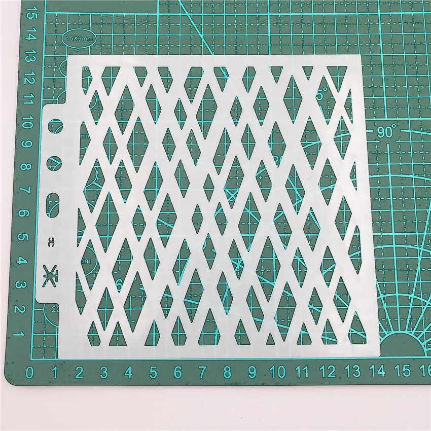 13*14 cm grid šablone za albume sprej plastični oblik štita DIY šuplji kolač Dekoracije ispis čipke line za Valentinovo Slika 0