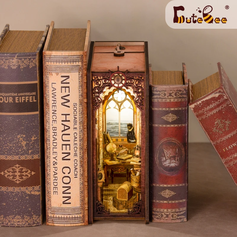 CUTEBEE Book Gluho Diy Kit Minijaturna Kuća Jedrenje Ukras Memorije Drveni bookshelf Umetanje Model Light Zgrada Za Dječje Darove Slika 0