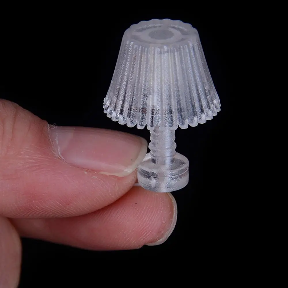 2 komada 1:20/1:25 Plastičnih Mini Rasvjeta Lampe Za Spavaće sobe Svjetiljke Dječji DIY Plišane Igračke Model dollhouse Minijature Pribor Slika 1