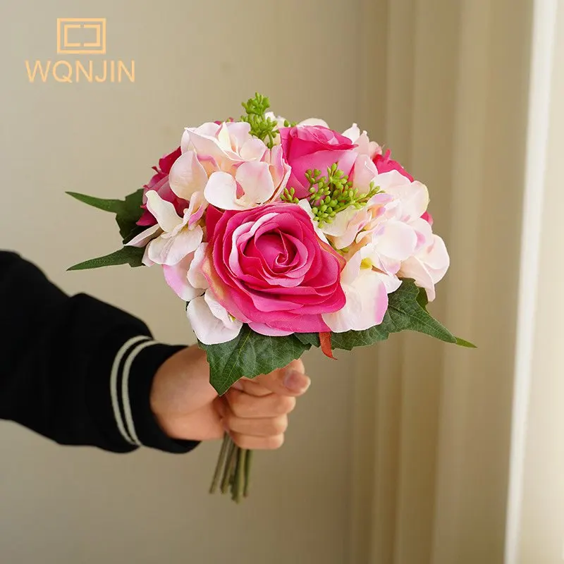 WQNJIN Umjetni Cvijet Ruža Buket Hortenzija Mladoženja Drži Cvijet Vjenčanje Home Stol Hotel Dekoracija Stola Vaza Sastav Slika 1